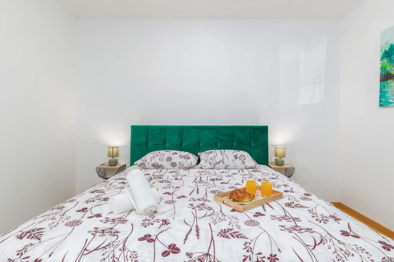 Apartment Lorilu Pula Luaran gambar